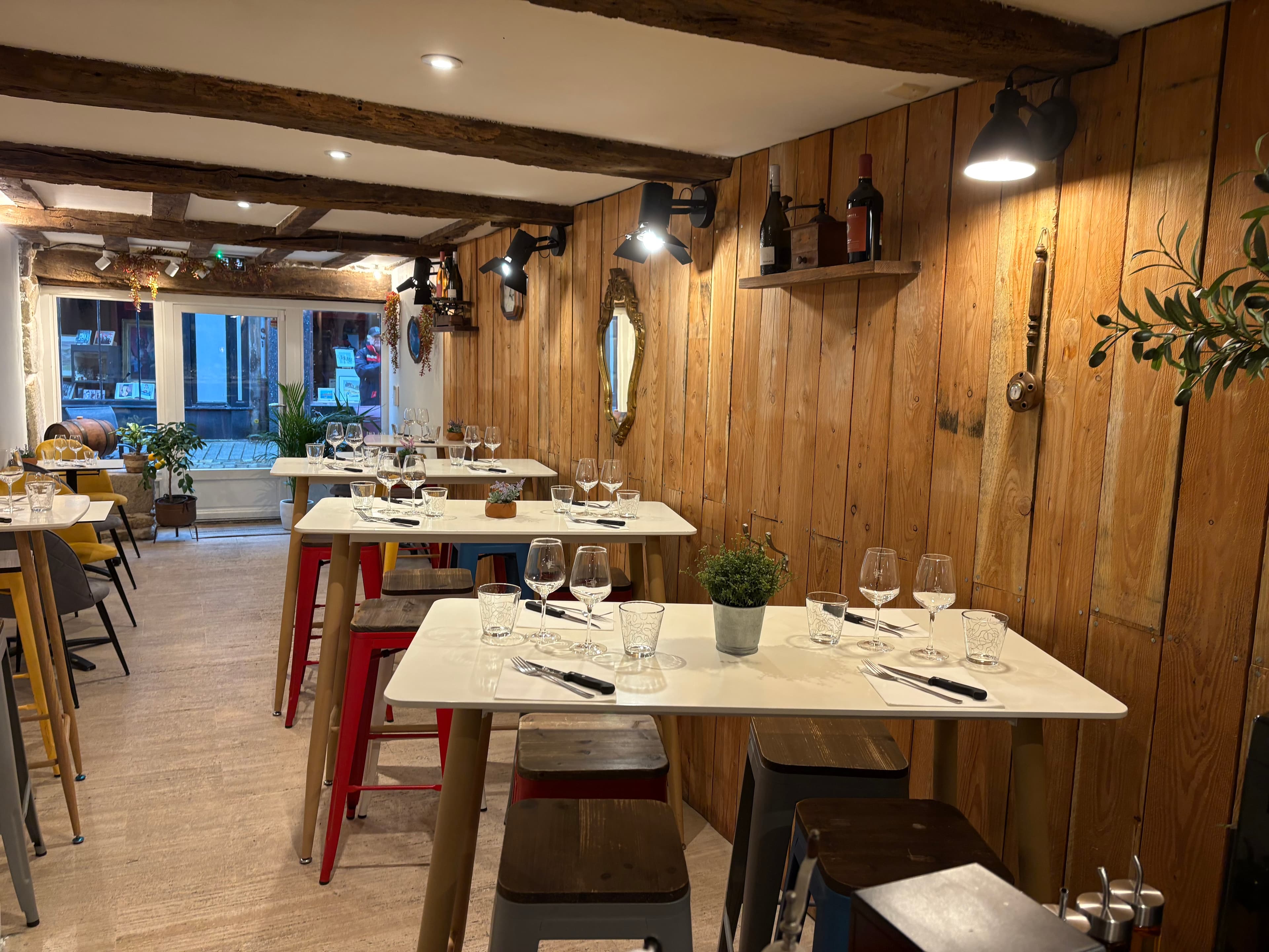 Salle de la pizzeria Smile Inside à Quimper
